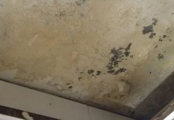 易县阳台漏水维修公司分享下易县卫生间渗水维修需要注意哪些问题。